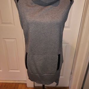 Turtle neck vest sweater